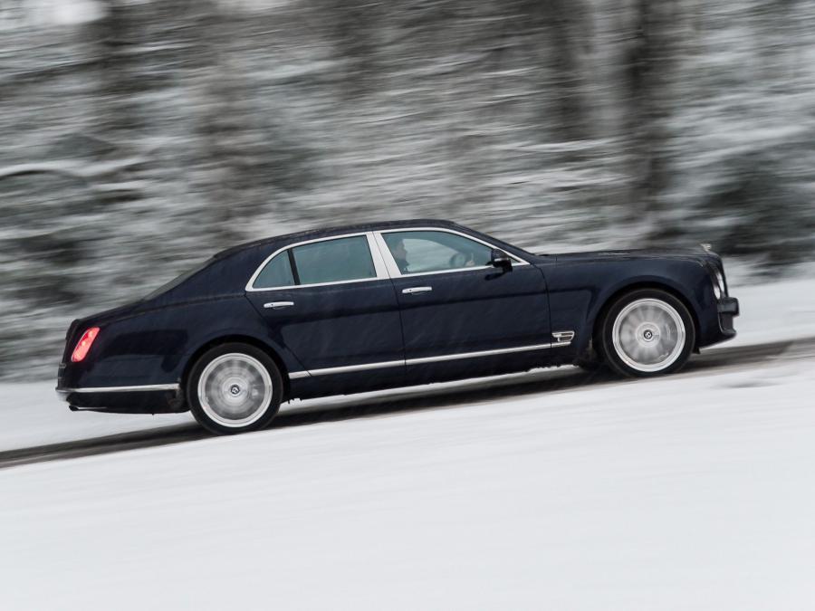  Bentley Mulsanne The Ultimate Grand Tourer 2013 года  (UK) (фото 13 из 23)
